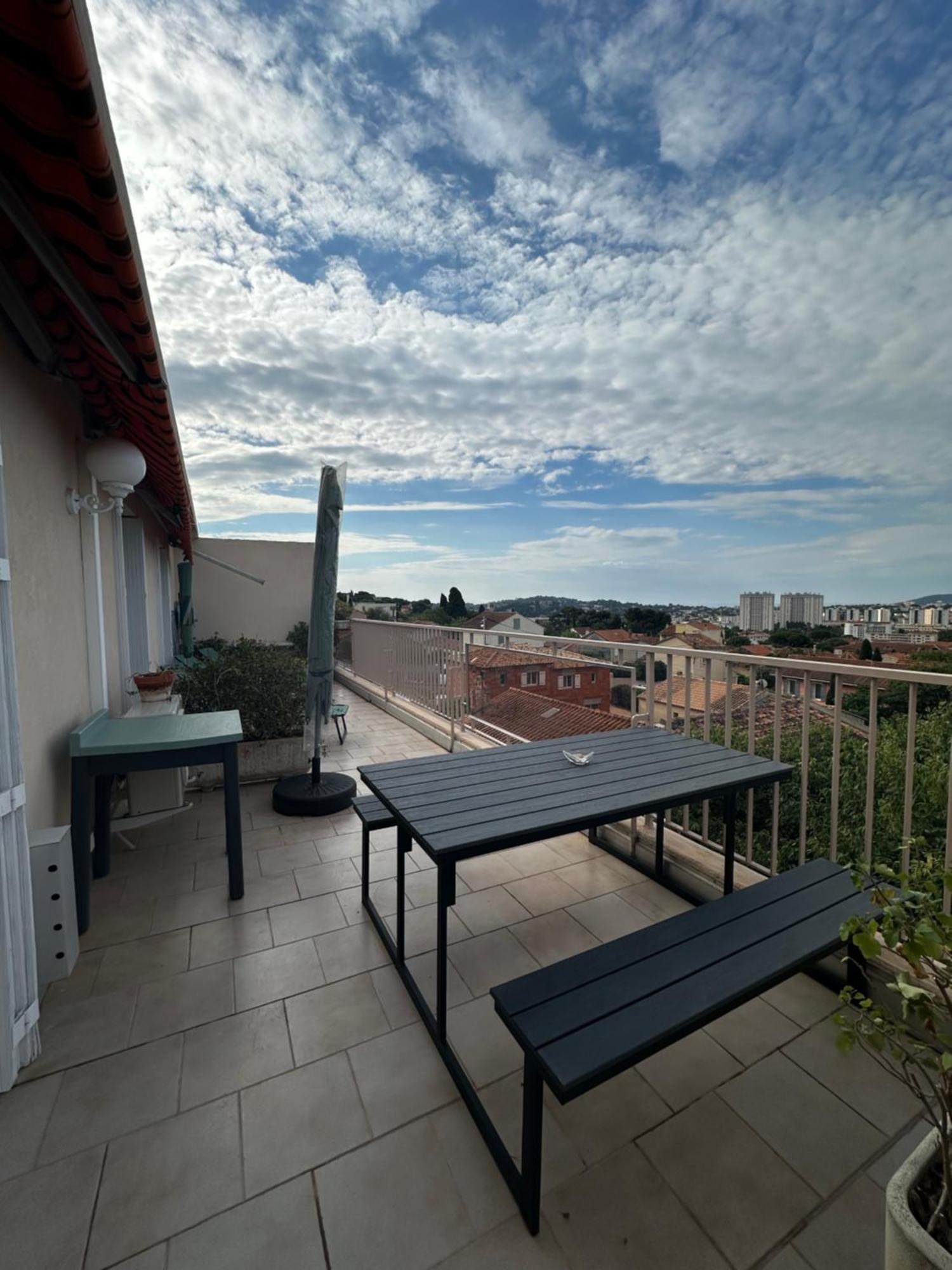 Appartamento T4 Avec Terrasse Et Garage Prive Tolone Esterno foto
