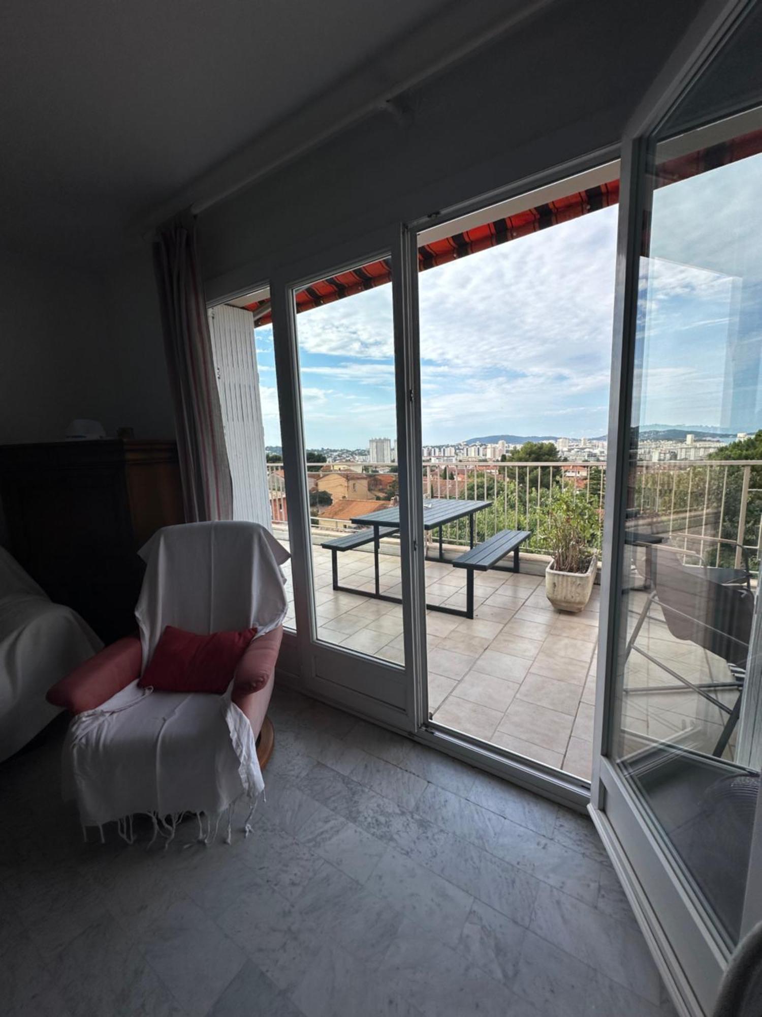 Appartamento T4 Avec Terrasse Et Garage Prive Tolone Esterno foto