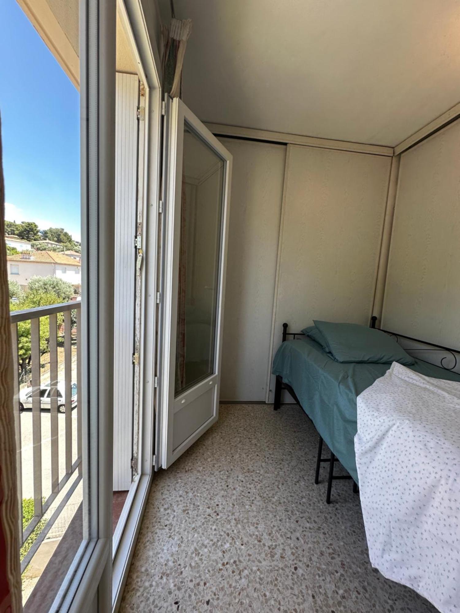 Appartamento T4 Avec Terrasse Et Garage Prive Tolone Esterno foto
